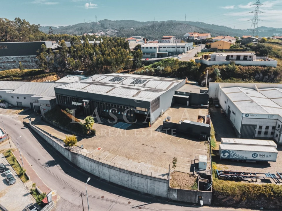Armazém para Venda em Rebordosa Foto 23