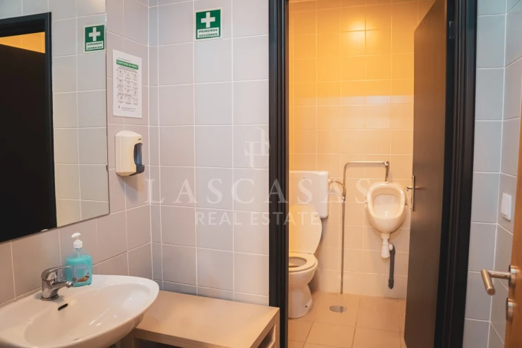 Armazém para Arrendamento em Rebordosa Foto 14