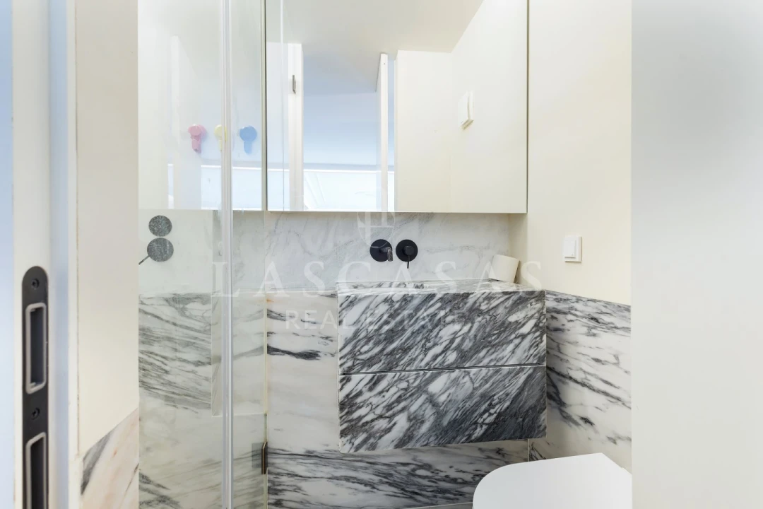 Apartamento T2 para Venda em Santo António Foto 25