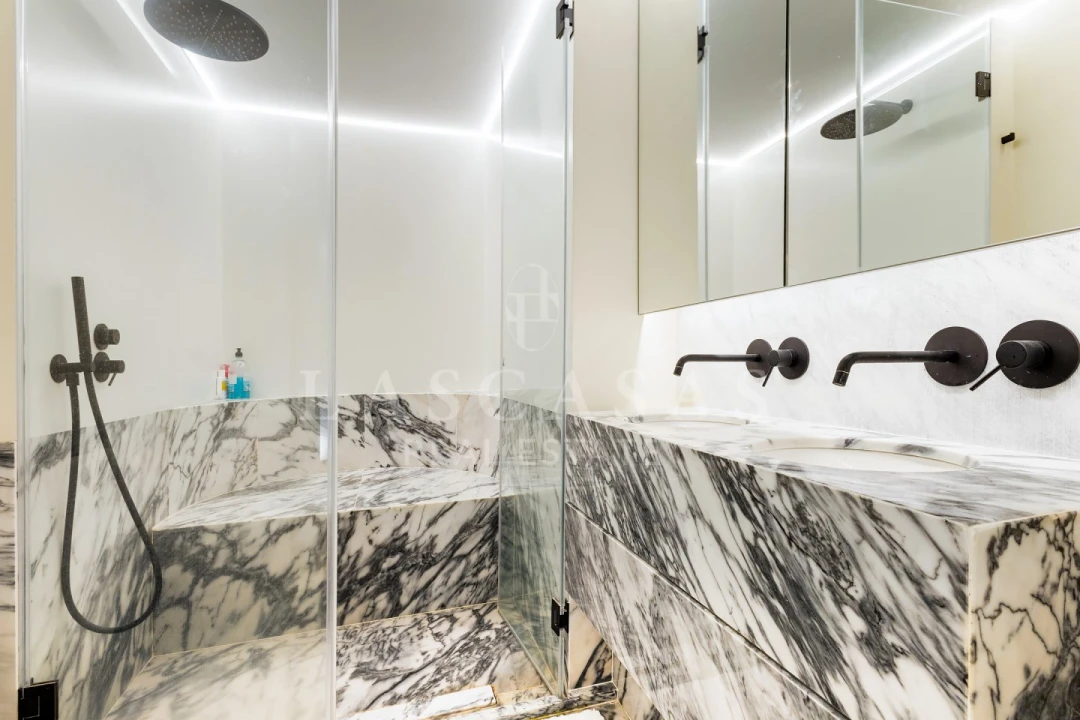 Apartamento T2 para Venda em Santo António Foto 23
