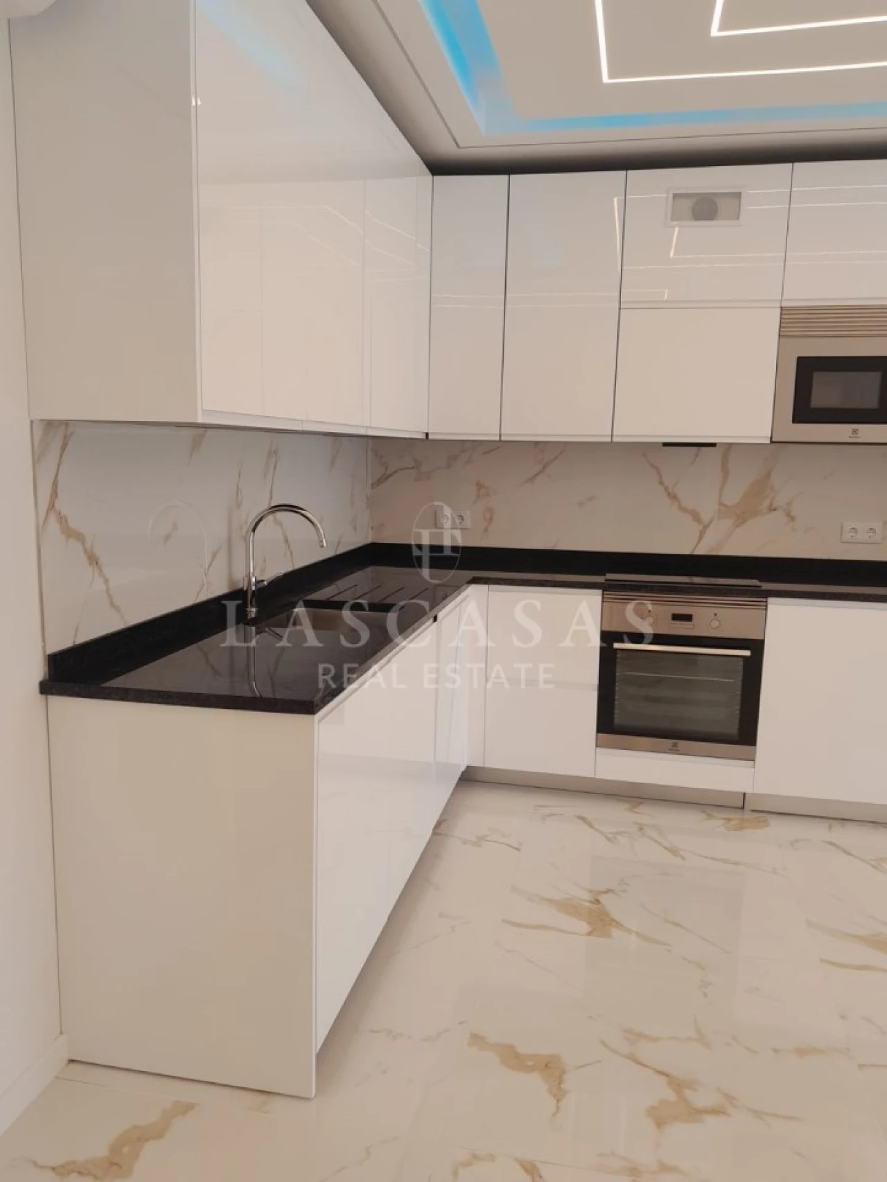 Apartamento T3 para Venda em Quarteira Foto 6
