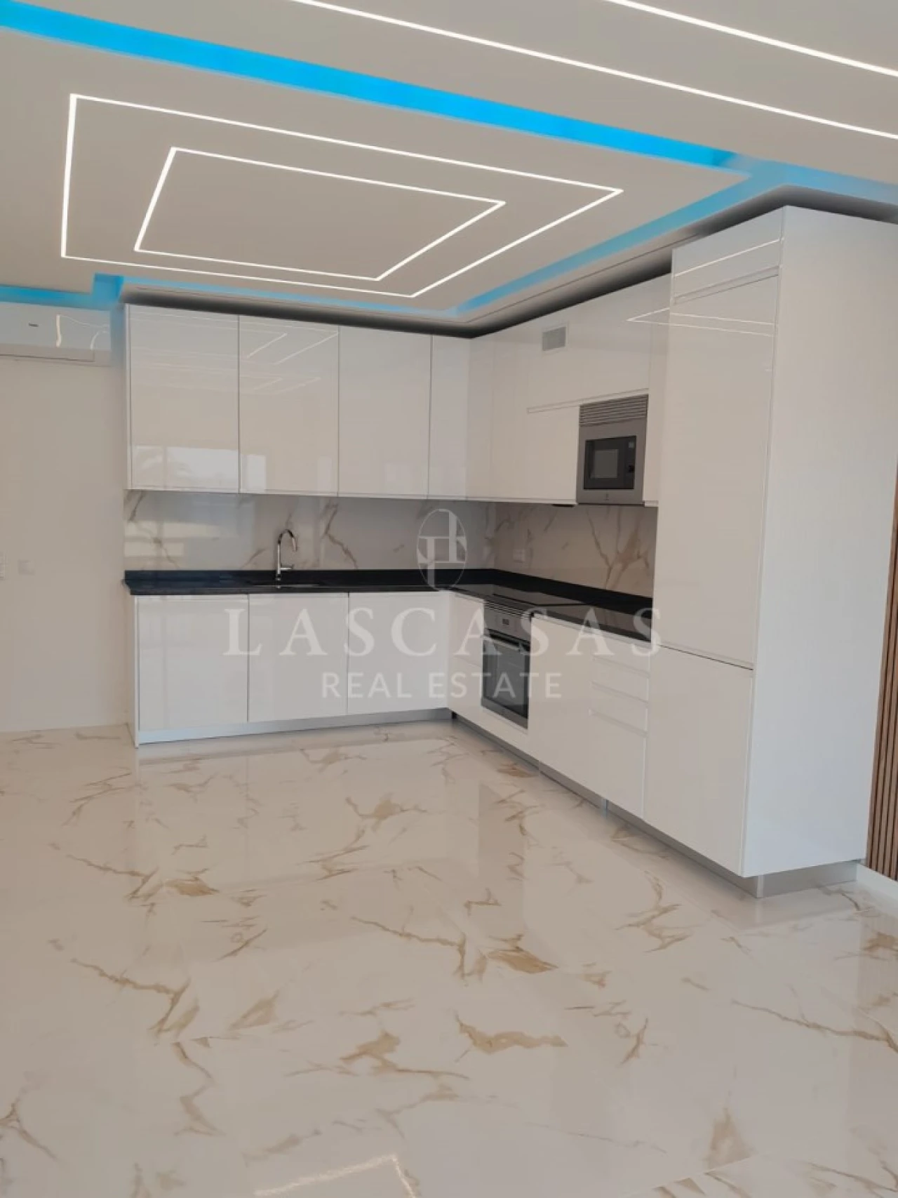Apartamento T3 para Venda em Quarteira Foto 7