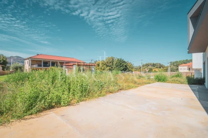 Moradia T4 para Venda em Rebordões (Souto)