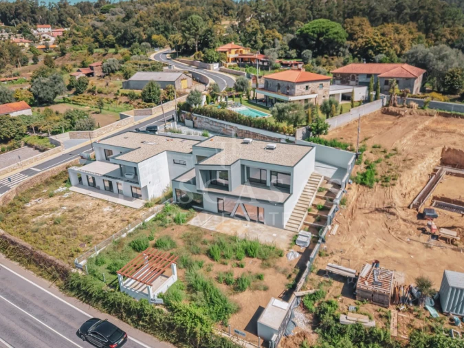 Moradia T4 para Venda em Rebordões (Souto) Foto 30
