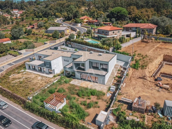 Moradia T4 para Venda em Rebordões (Souto) Foto 31
