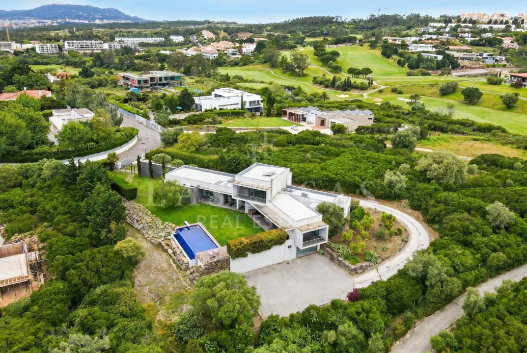 Moradia T4 para Venda em Queluz e Belas Foto 2