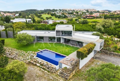 Moradia T4 para Venda em Queluz e Belas