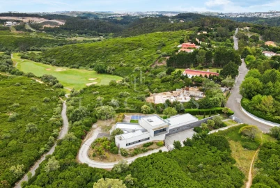 Moradia T4 para Venda em Queluz e Belas