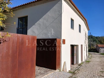 Moradia T5 para Venda em Gestaço