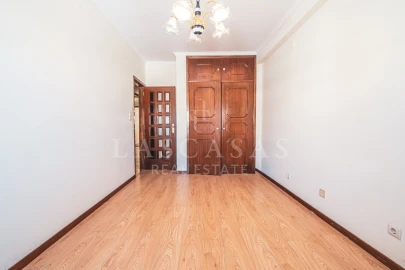 Apartamento T3 para Venda em Póvoa de Varzim, Beiriz e Argivai
