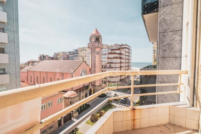 Apartamento T3 para Venda em Póvoa de Varzim, Beiriz e Argivai