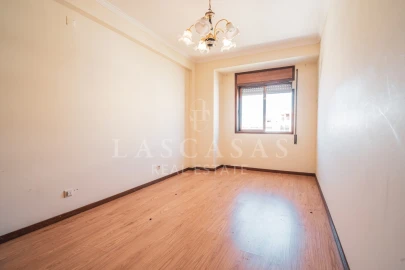Apartamento T3 para Venda em Póvoa de Varzim, Beiriz e Argivai