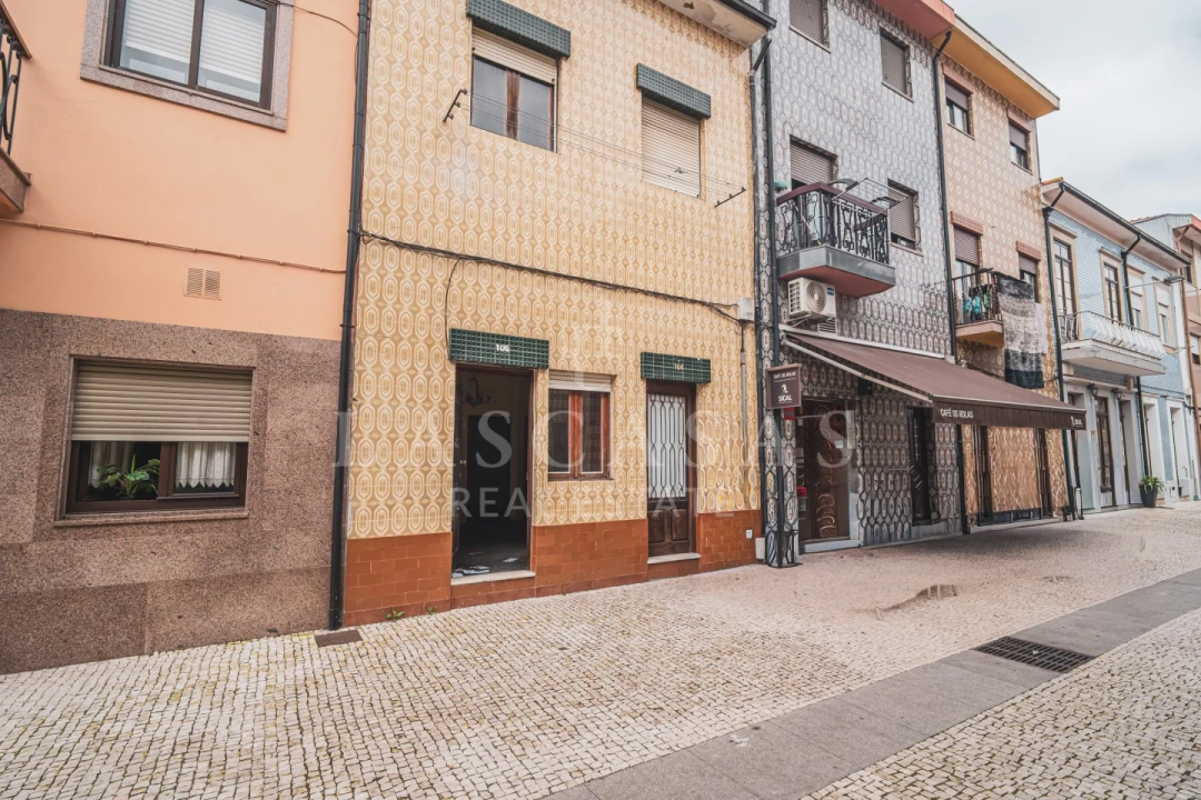 Moradia T2 para Venda em Santa Marinha e São Pedro da Afurada Foto 1