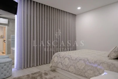 Moradia T4 para Venda em Charneca de Caparica e Sobreda