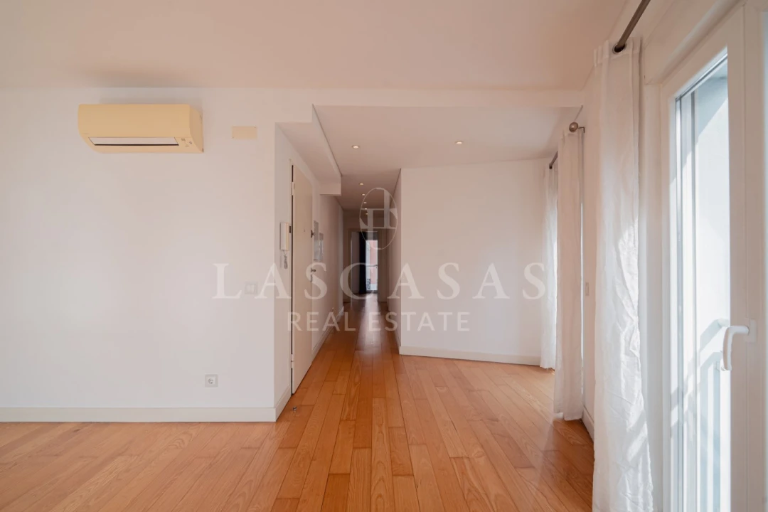 Apartamento T2 para Venda em Santo António Foto 11