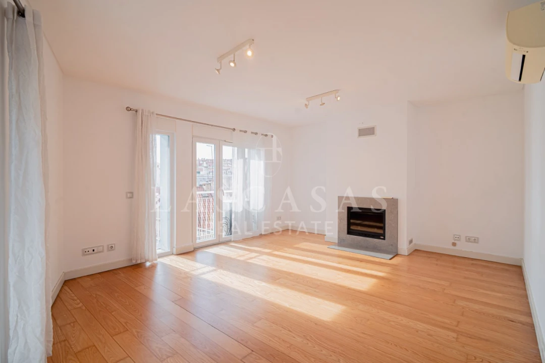 Apartamento T2 para Venda em Santo António Foto 2