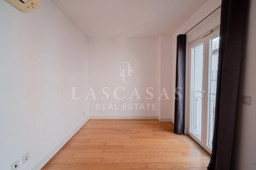 Apartamento T2 para Venda em Santo António Foto 4