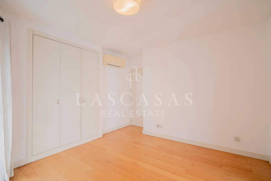 Apartamento T2 para Venda em Santo António Foto 24