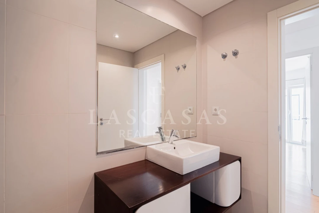 Apartamento T2 para Venda em Santo António Foto 26
