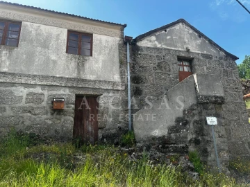 Moradia T3 para Venda em Basto (São Clemente)