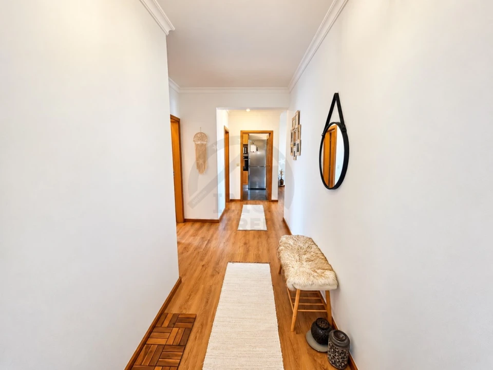 Apartamento T2 para Venda em Caniço Foto 3