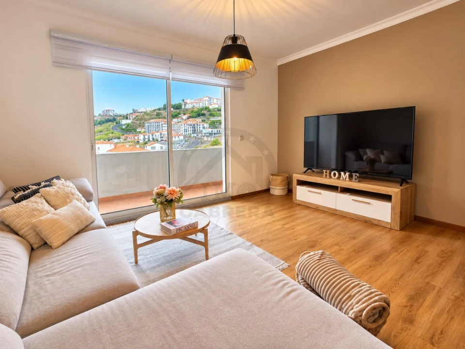 Apartamento T2 para Venda em Caniço Foto 11