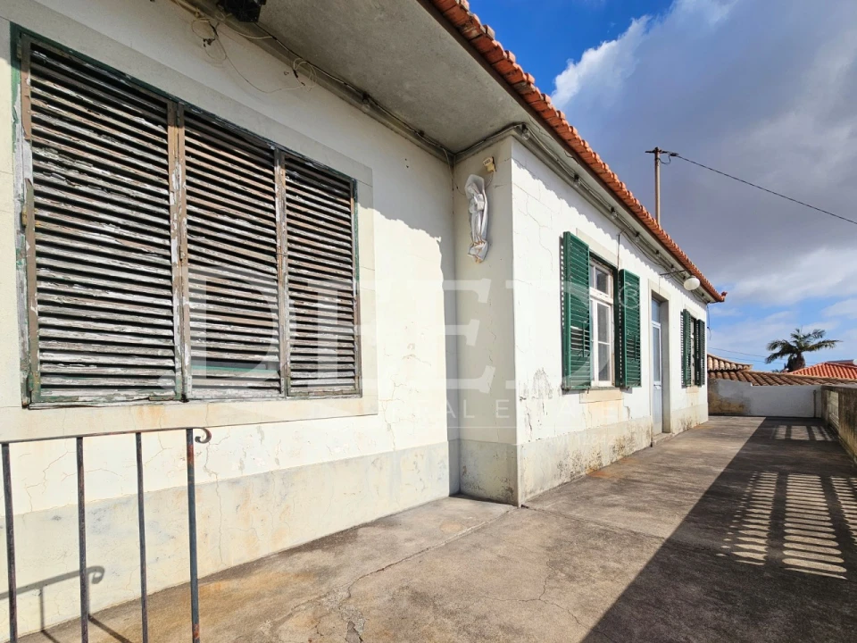 Moradia T3 para Venda em Santo Antonio Foto 1