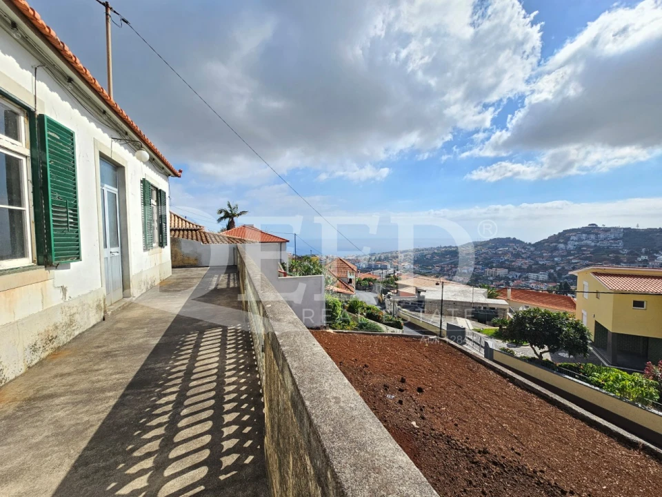 Moradia T3 para Venda em Santo Antonio Foto 2