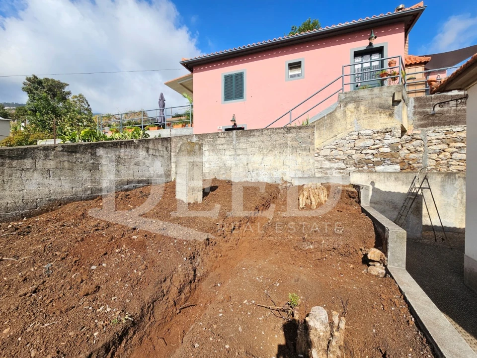 Moradia T3 para Venda em Santo Antonio Foto 9