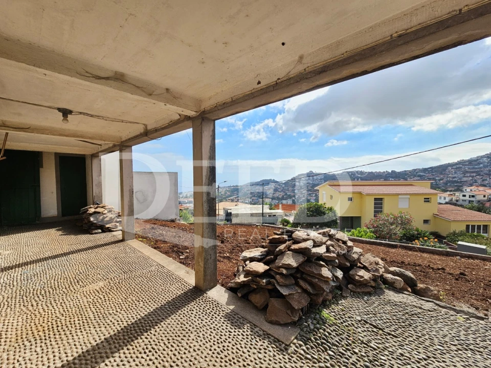 Moradia T3 para Venda em Santo Antonio Foto 14