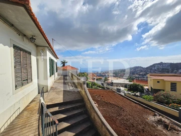Moradia T3 para Venda em Santo Antonio