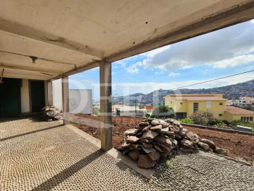 Moradia T3 para Venda em Santo Antonio