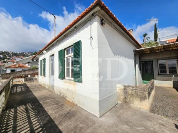 Moradia T3 para Venda em Santo Antonio