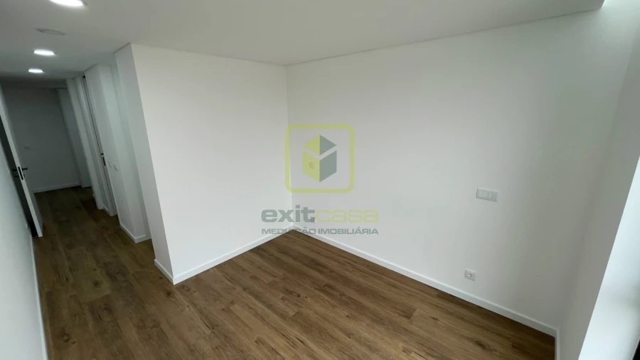 Apartamento T2 para Venda em São Bernardo Foto 21