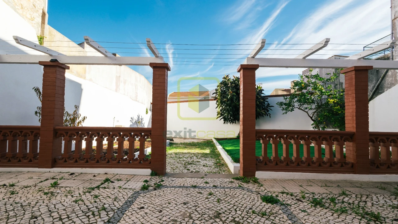 Moradia T4 para Venda em Buarcos Foto 13