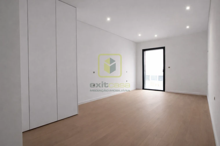 Apartamento T2 para Venda em Esgueira Foto 2
