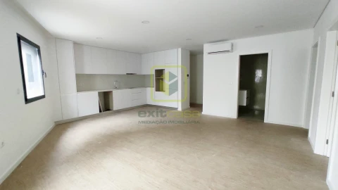 Apartamento T2 para Venda em Esgueira