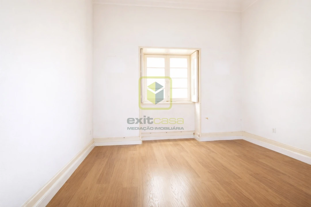 Apartamento T5 para Venda em Glória e Vera Cruz Foto 18