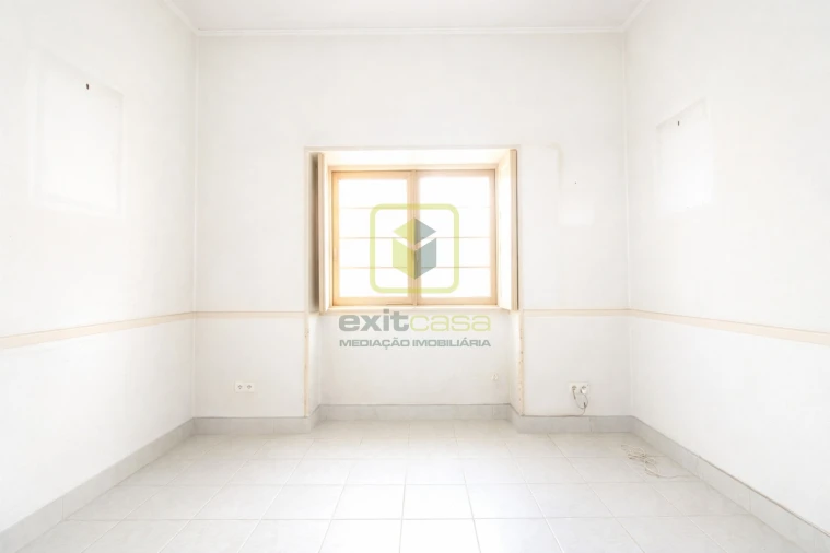 Apartamento T5 para Venda em Glória e Vera Cruz Foto 7