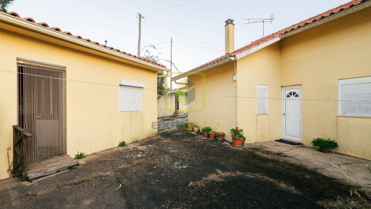 Moradia T3 para Venda em Tavarede Foto 22