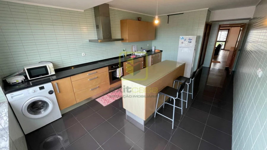 Apartamento T3 para Venda em Glória e Vera Cruz Foto 2