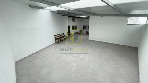 Apartamento T3 para Arrendamento em Covões e Camarneira