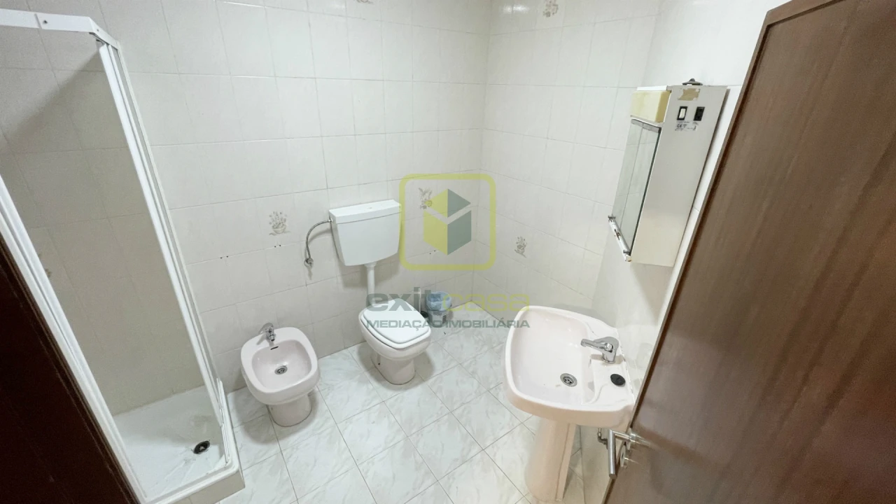 Apartamento T3 para Arrendamento em Covões e Camarneira Foto 11