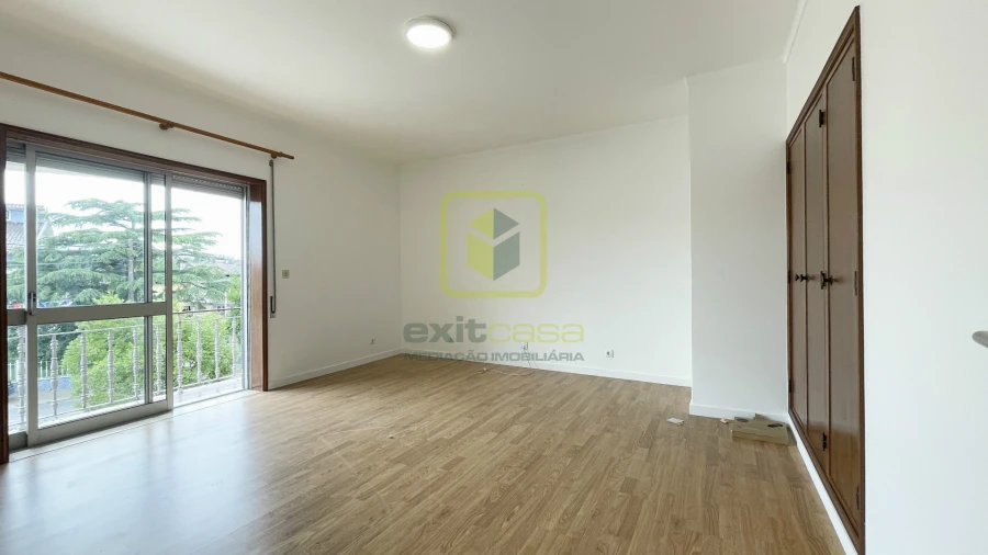 Apartamento T3 para Arrendamento em Covões e Camarneira Foto 12