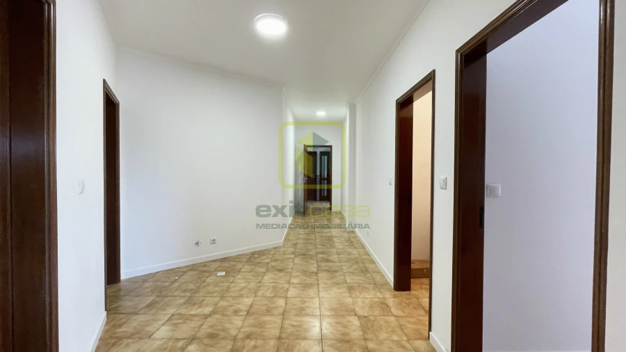 Apartamento T3 para Arrendamento em Covões e Camarneira Foto 7