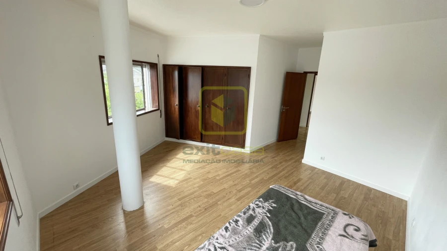 Apartamento T3 para Arrendamento em Covões e Camarneira Foto 17