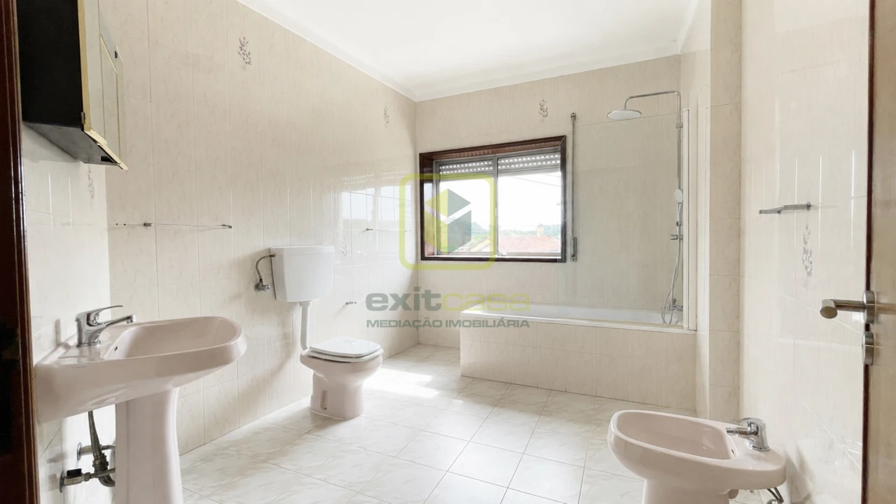 Apartamento T3 para Arrendamento em Covões e Camarneira Foto 15