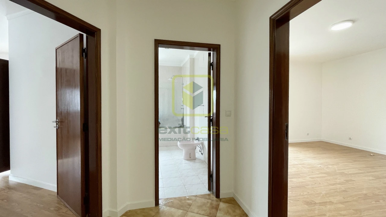 Apartamento T3 para Arrendamento em Covões e Camarneira Foto 14