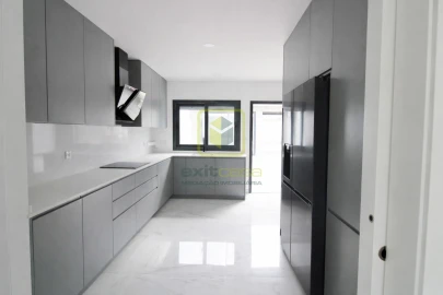 Moradia T4 para Venda em Ílhavo (São Salvador)