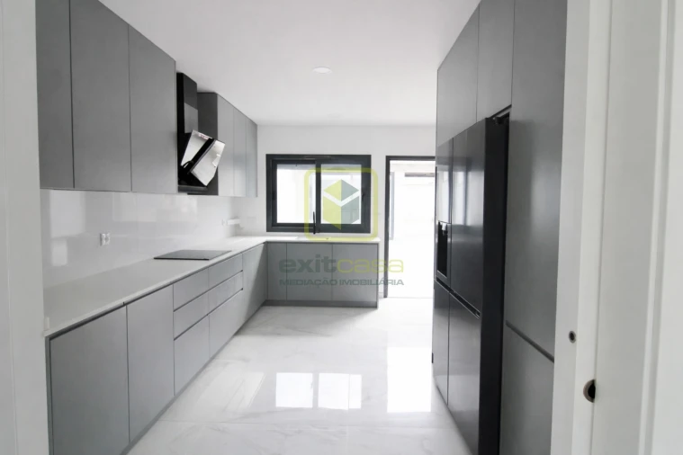Moradia T4 para Venda em Ílhavo (São Salvador) Foto 4
